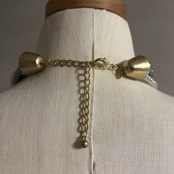 Chicos CHUNKY Multi-Strand Pearl bead Necklace white gray gold taupe pearls NWOT - Picture 5 of 13